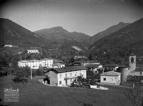 Busa di Nese, panorama con chiesa