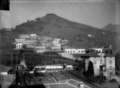 Collina con abitazioni