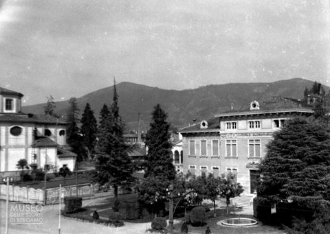 Scuola elementare e chiesa