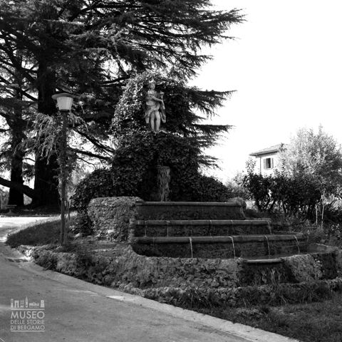 Fontana di Palazzo Pelliccioli