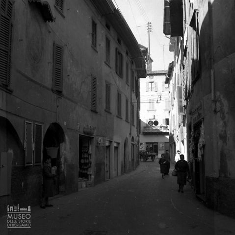 Scorcio di una via