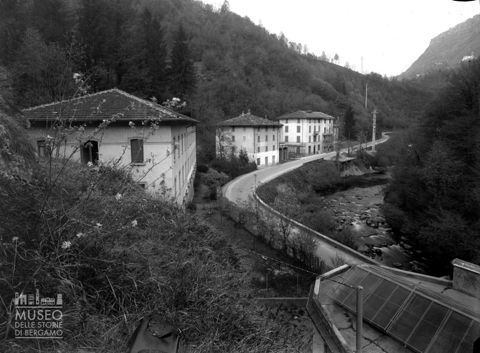 Albergo e torrente