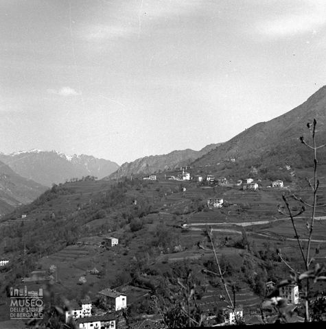 Panorama con monti