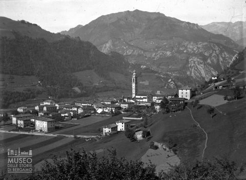 Panorama con santuario e abitazioni