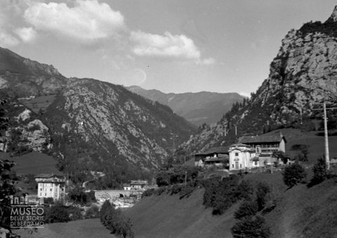 Chiesetta e ponte sul Serio