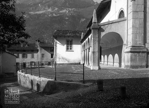 Ardesio, sagrato del Santuario