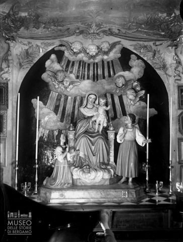 Madonna col Bambino, statua