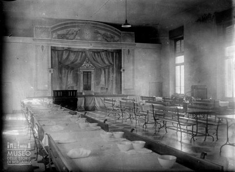 Ricovero della Clementina, mensa con palco [2]