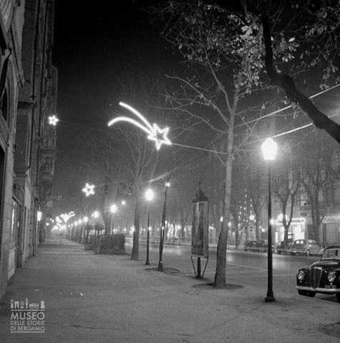 Viale Papa Giovanni XXIII, ripresa notturna [1]