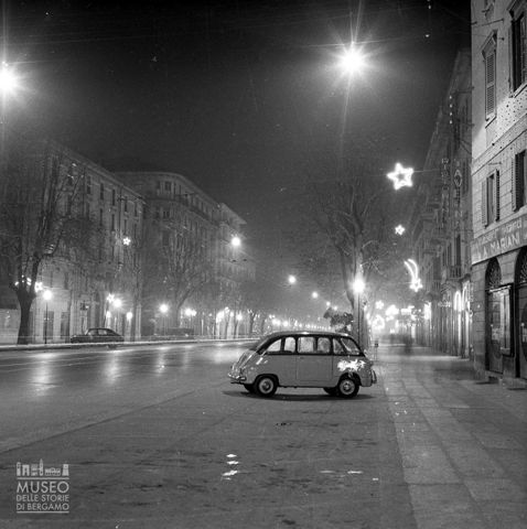 Viale Papa Giovanni XXIII, ripresa notturna [4]