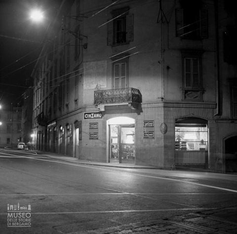 Palazzo con bar