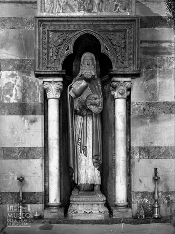 Battistero, statua di san Giovanni Battista