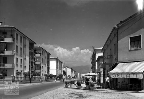 Gelateria e abitazioni