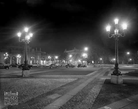 Piazza Vittorio Veneto, ripresa notturna