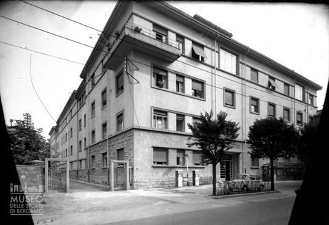 Clinica e distributore di benzina