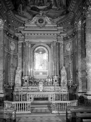 Altare della cappella del Crocifisso [2]