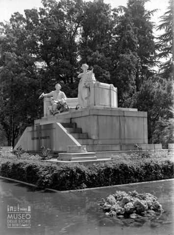 Monumento a Gaetano Donizetti