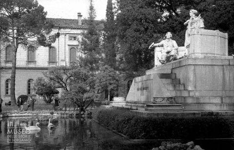 Monumento a Gaetano Donizetti [2]