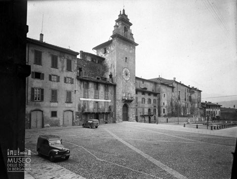 Piazza Mascheroni
