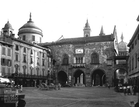 Veduta di Piazza Vecchia