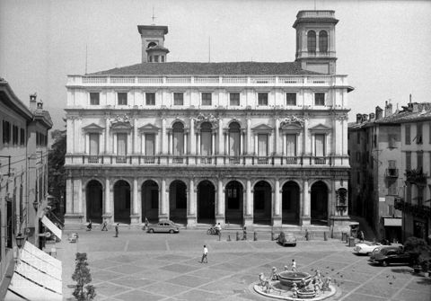 Veduta di Piazza Vecchia