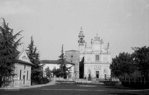 Parrocchiale, facciata