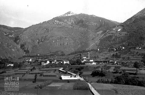 Panorama con monte [1]