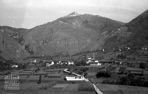 Panorama con monte [2]