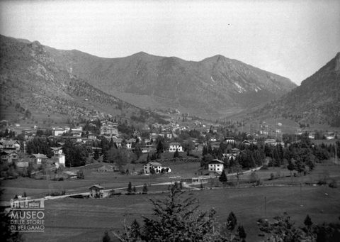 Panorama di Bratto-Dorga da un'altura