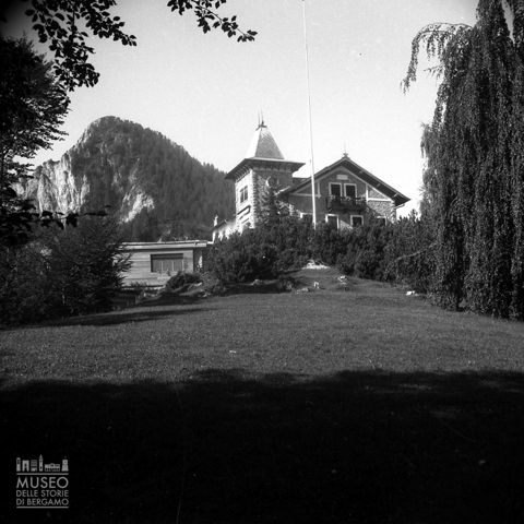 Villa e monte
