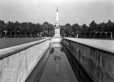 Fontana e obelisco