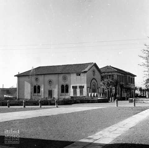 Edifici presso il sagrato
