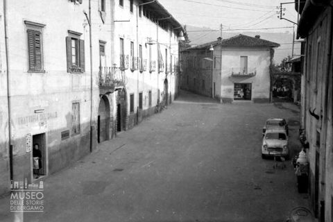 Automobili in piazza