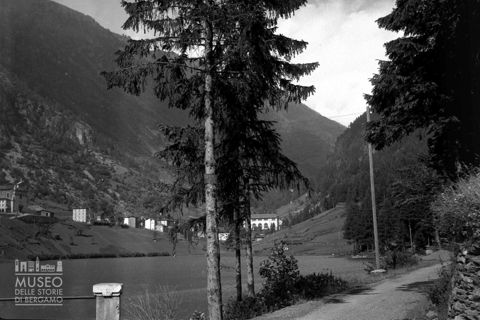 Scorcio del lago di Carona