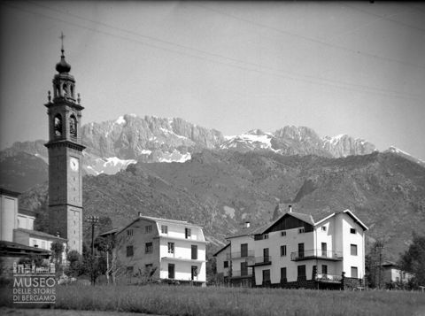 Campanile e monti