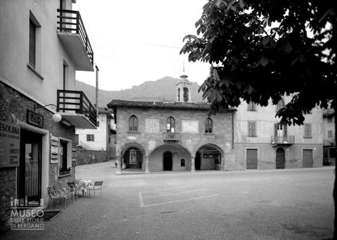 Piazza e municipio