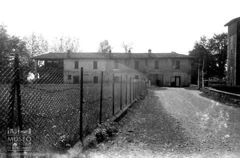 Vialetto e cascina