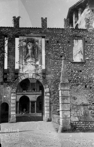 Ingresso al castello di Cavernago [3]