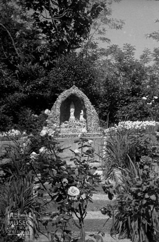 Giardino e statue votive