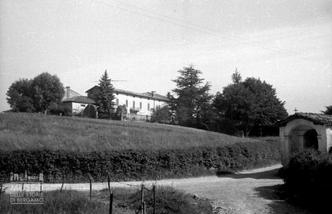 Villa e cappella votiva