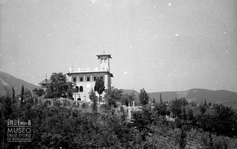 Villa con torretta [1]