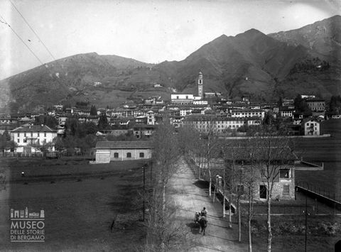 Strada verso il centro abitato
