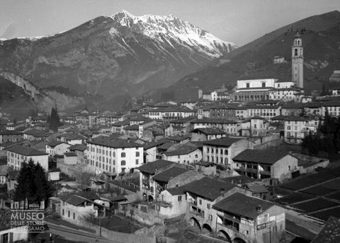Basilica e centro abitato