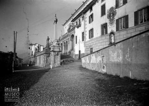 Scalinata verso la Basilica