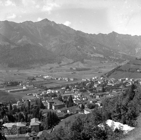 Paese e Monte Crosio