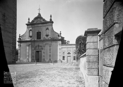 Chiesa parrocchiale e sagrato
