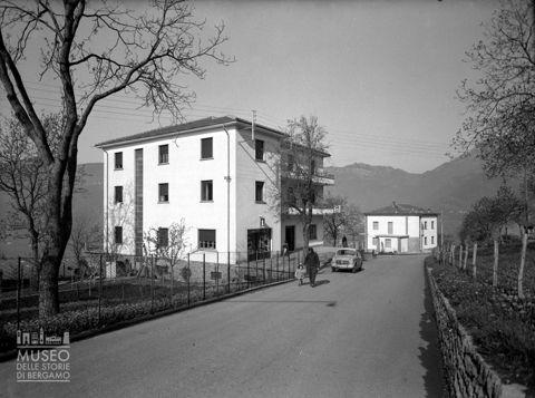 Edificio con tabaccheria