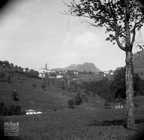 Panorama con parrocchiale