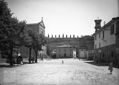 Mozzo, sagrato della chiesa