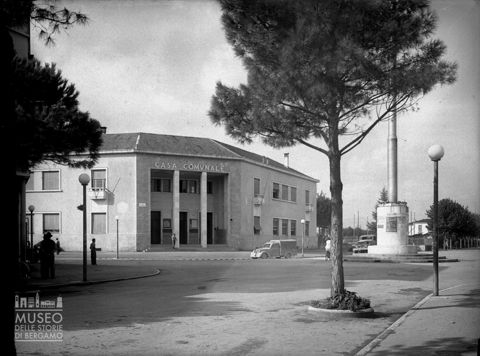 Casa comunale e antenna